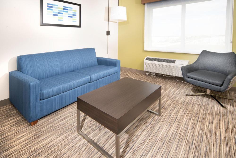 King Studio Suite - Mobility Access with Roll-in Shower interior